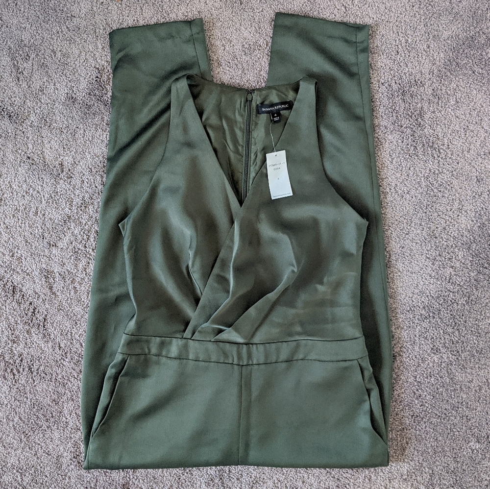 NWT | Banana Republic | Emerald Satin Wrap Jumpsuit | Size 4
